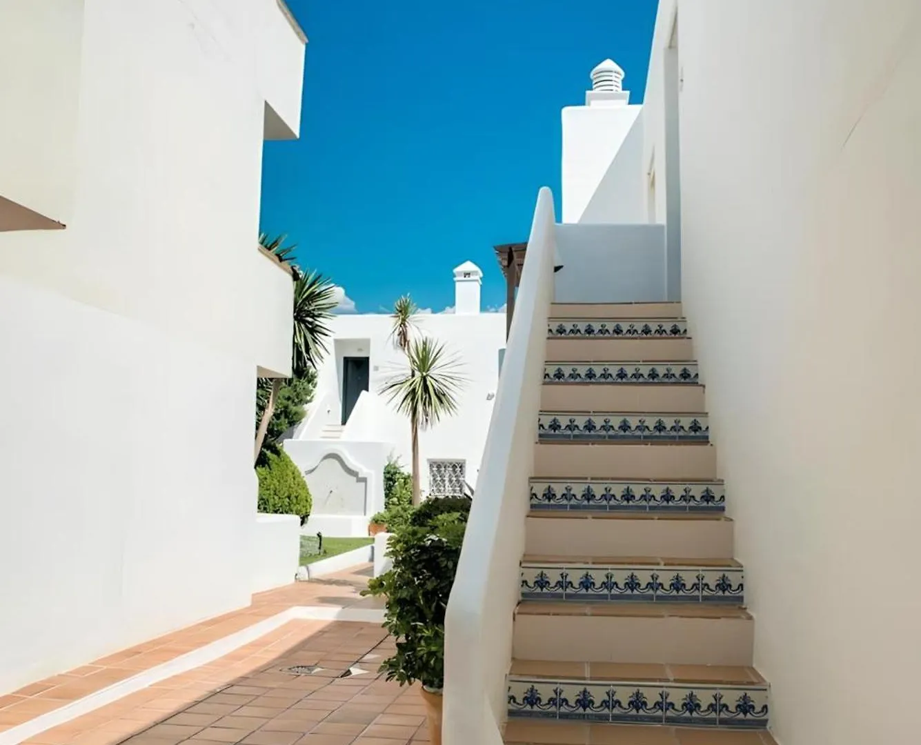 Gorgeous 2Br Apt. W/ Mountain View Puerto Banus Marbella